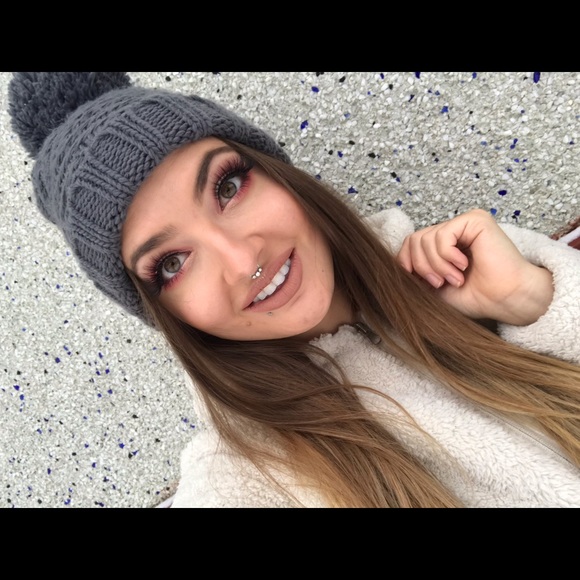 Meet your Posher, Hailee - Picture 1 of 1